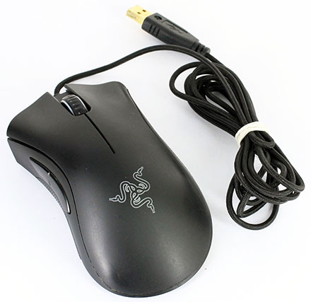 RAZER DeathAdder Chroma RGB beleuchtete Ergonomische Gaming Maus (10.000 dpi Sensor) [<b>RECERTIFIED, 1 Jahr Gewhrleistung</b>] (RZ01-01210100)